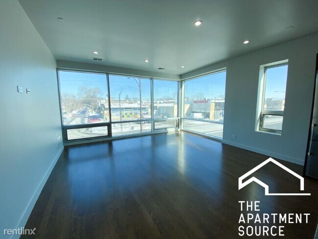 Foto del edificio - 2503 W Fullerton Ave
