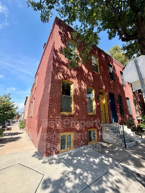 Building Photo - 3847 Spring Garden St