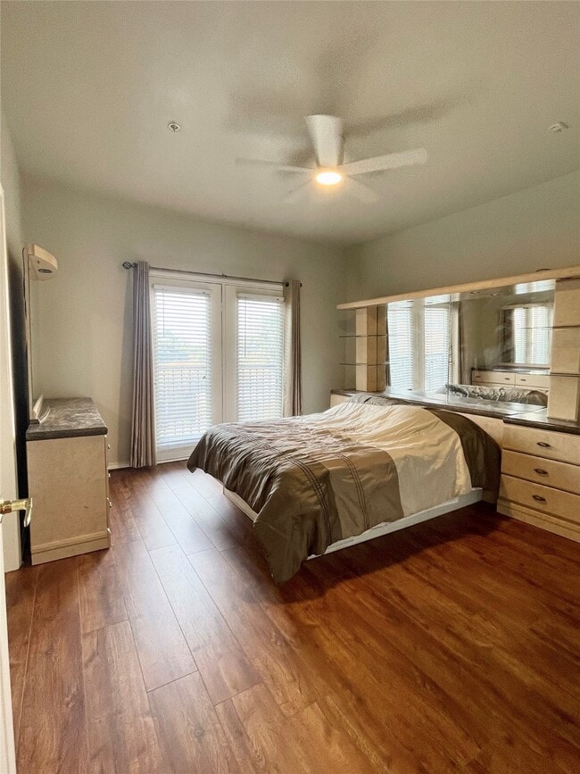 Building Photo - 2400 McCue Rd