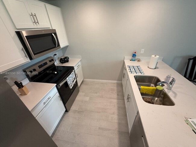 Foto del edificio - 3051 S Beechwood Cir