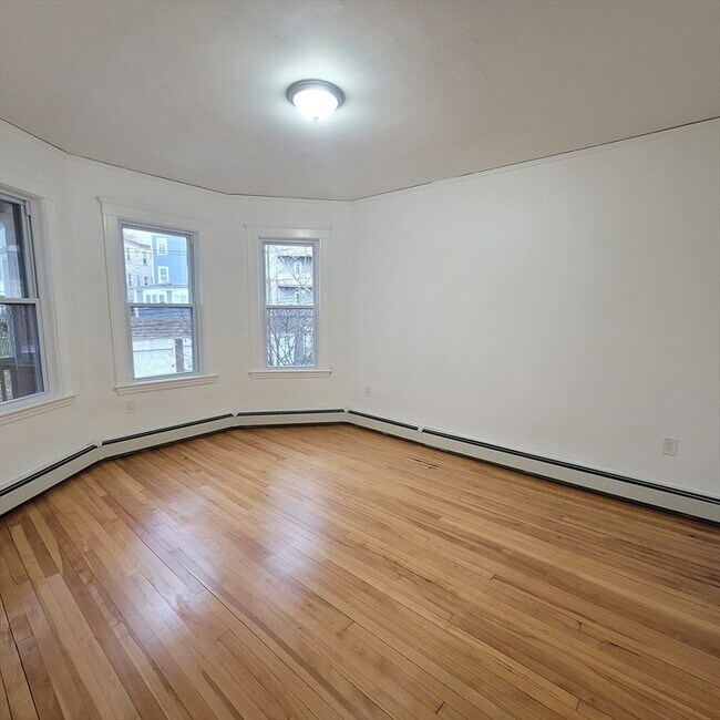Building Photo - 50 Lithgow St