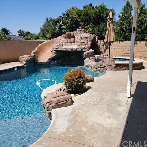 Building Photo - 9751 Walnut Ct