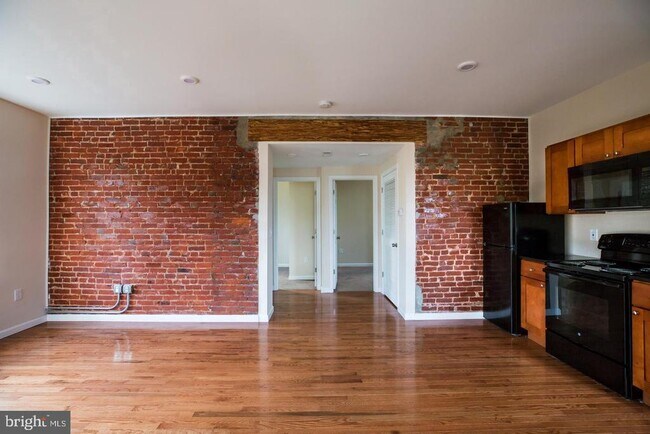 Building Photo - 434 S 52nd St