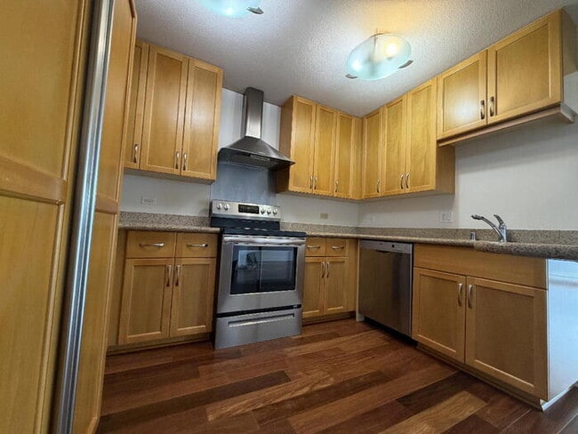 Building Photo - To register for the showing time below, note the 4 digit code: 5316 and click "APPLY NOW."(mobile...