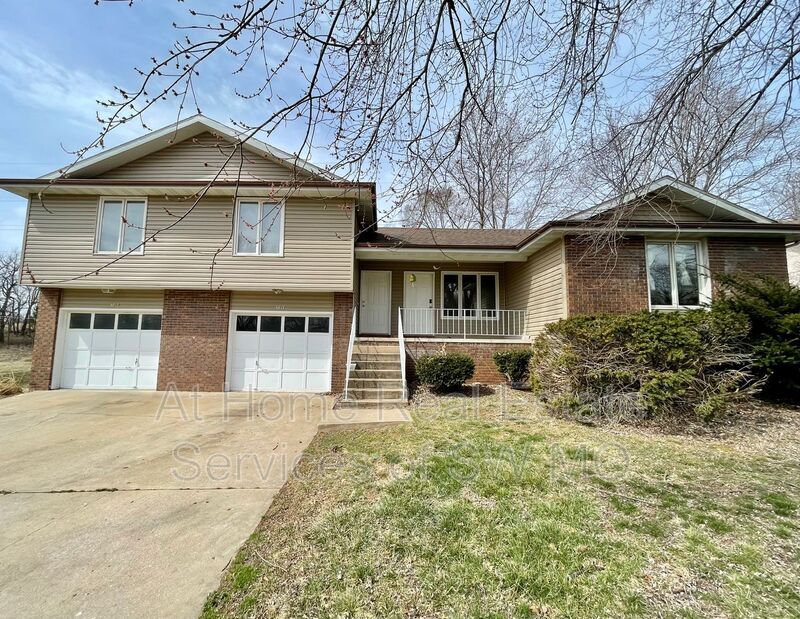 Primary Photo - 4813 S Glenn Ave
