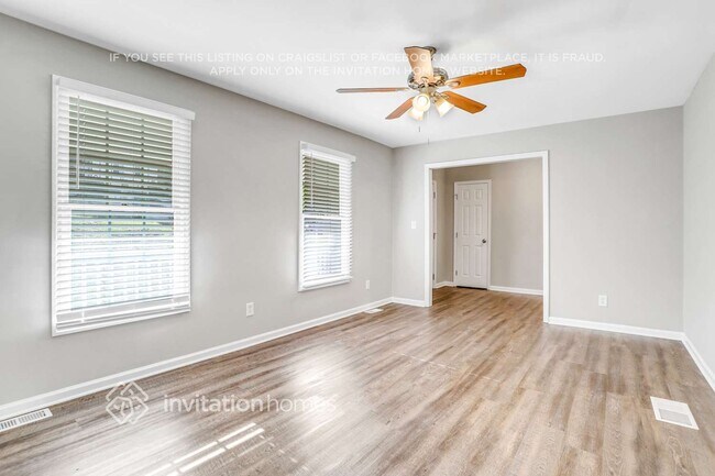 Building Photo - 2339 Chevy Chase Ln