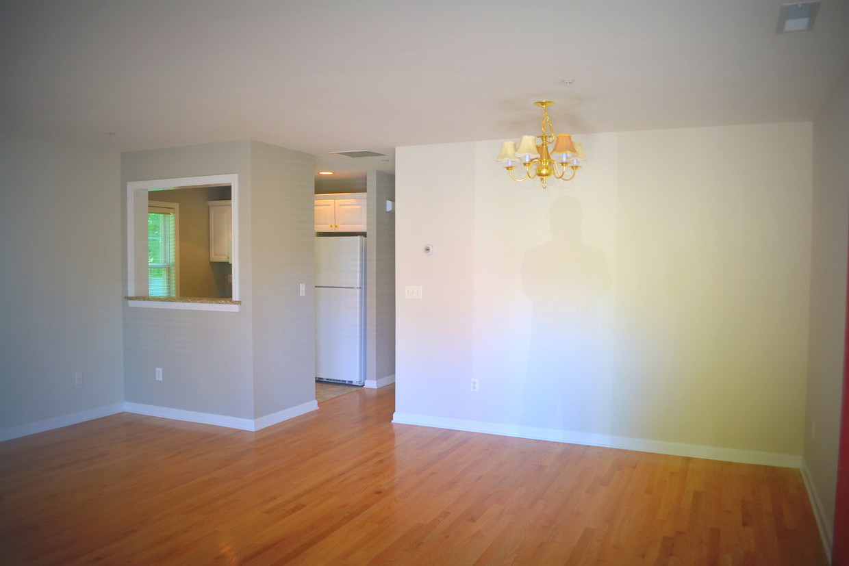 Living / Dining Room - 793 Federal Rd