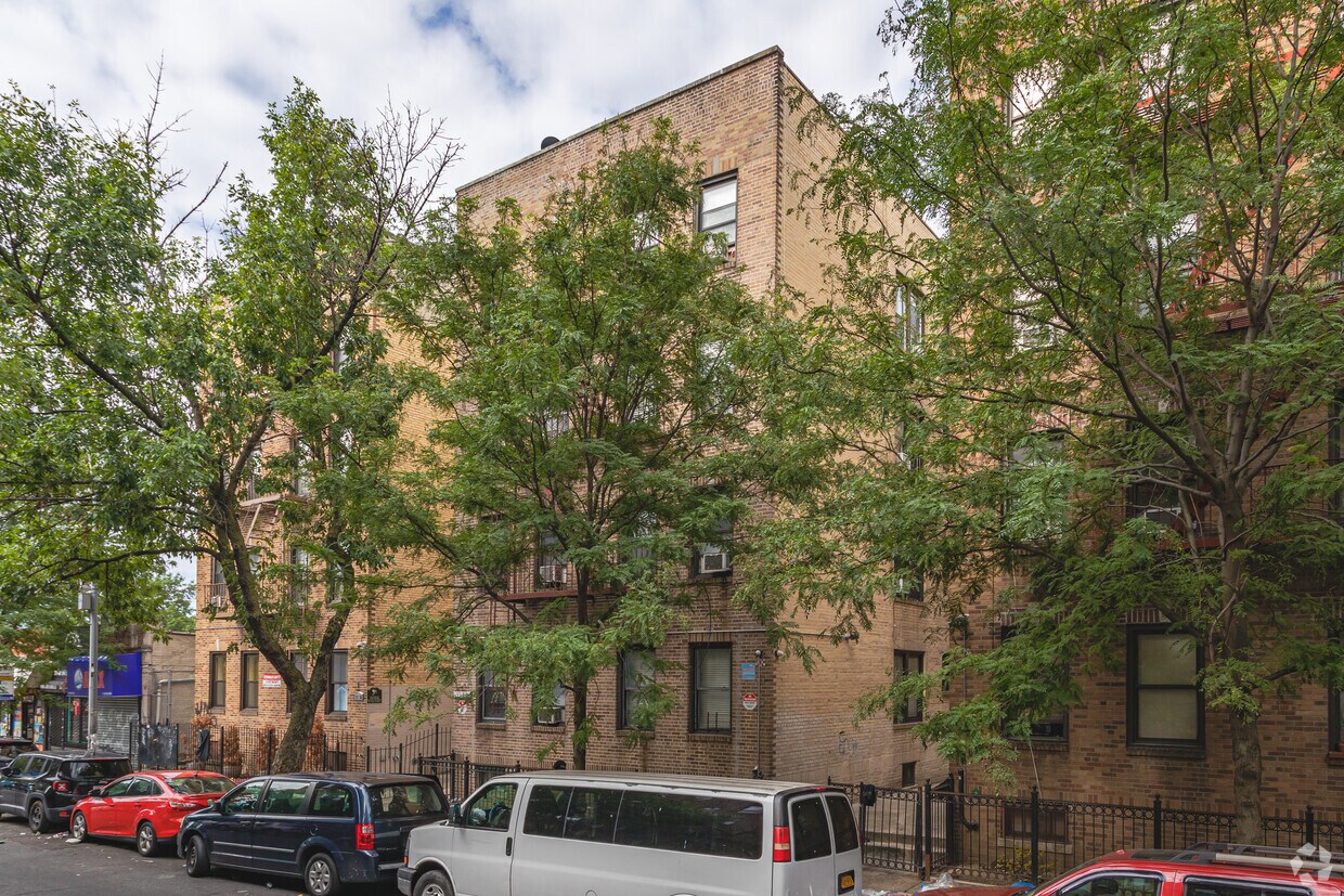 Foto principal - 3552 94th St