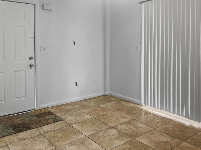 Foto del edificio - 115 Twin Lakes Dr