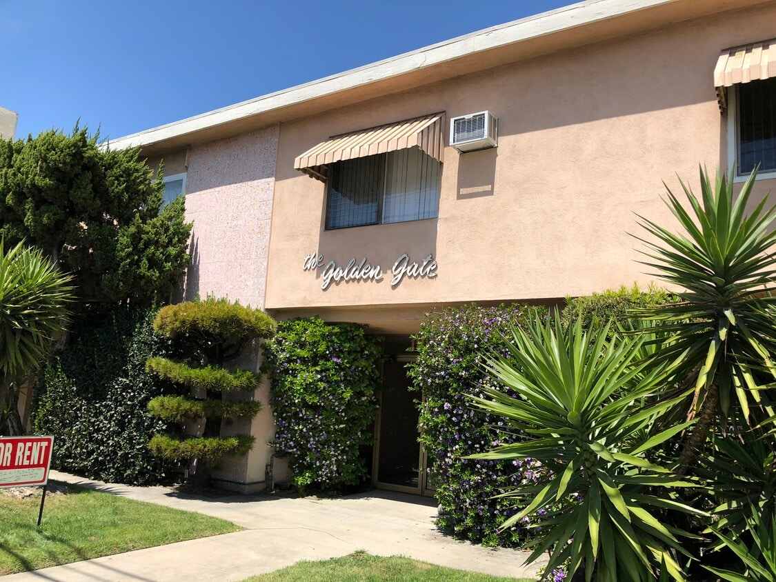 Front of apartment building - 12159 Magnolia Blvd