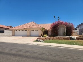 Building Photo - 3660 Catalina Dr