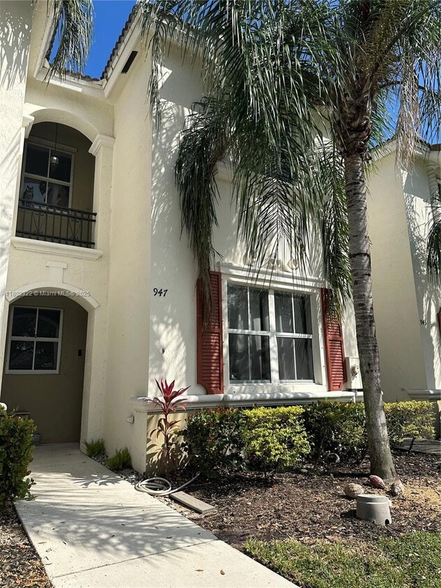 Foto principal - 947 NE 42nd Terrace