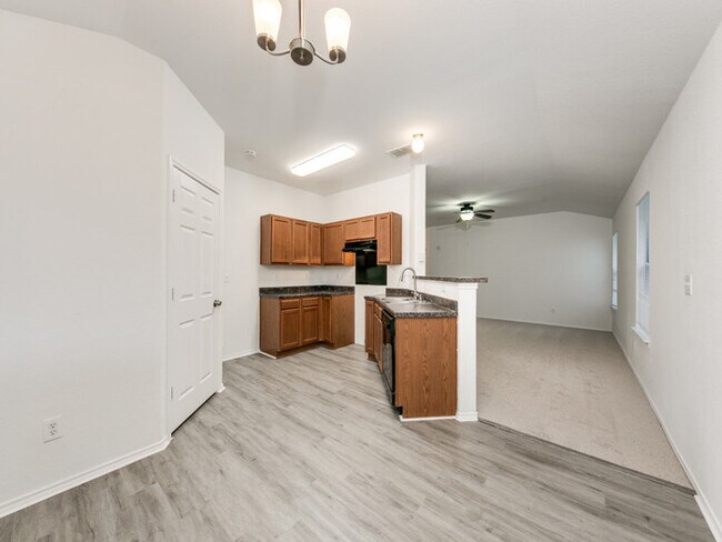 Foto del edificio - Converse, TX - House - $1,495.00 Available...