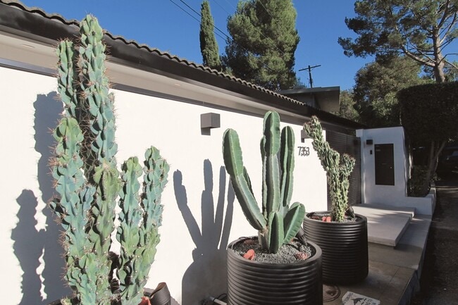 Building Photo - 7353 Pyramid Pl