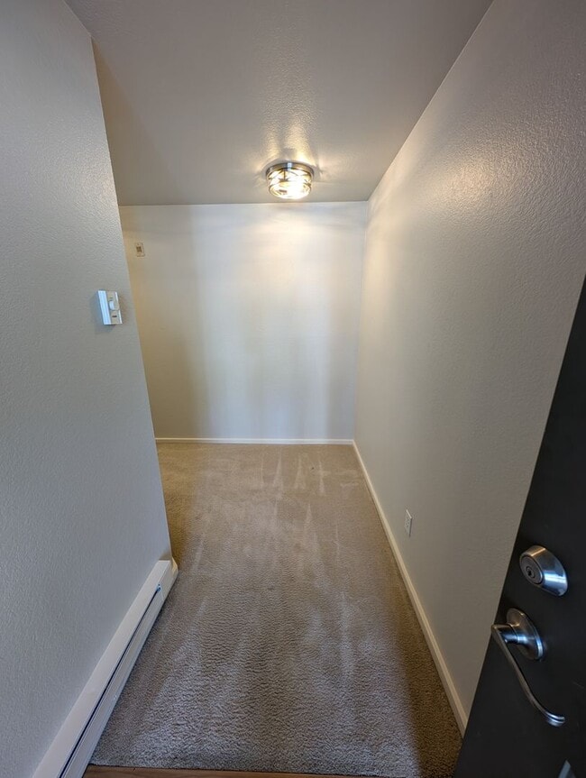 Building Photo - High End 3 Br Condo off of Bothell-Everett...