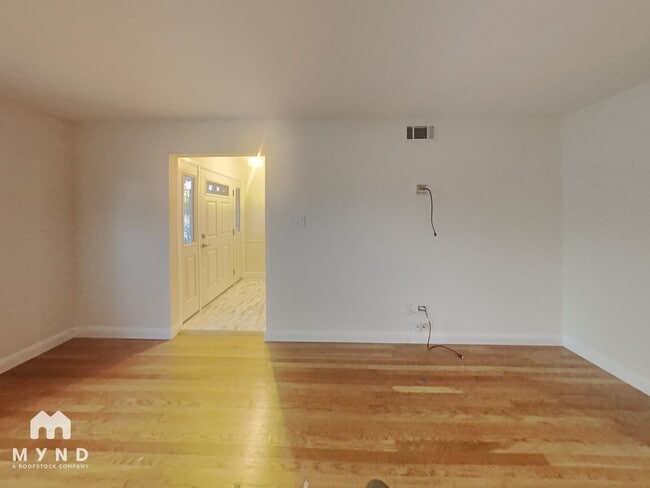 Foto del edificio - 3324 Longview Rd