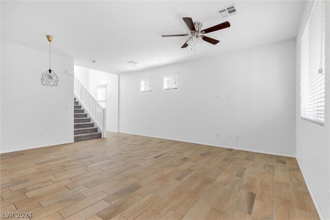 Foto del edificio - 8076 Satin Carnation Ln