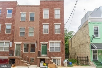 Building Photo - 1835 Willington St