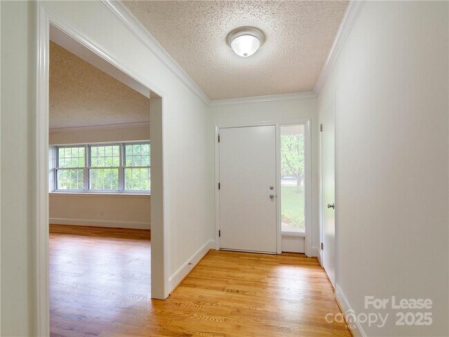 Foto del edificio - 1422 Holmes Dr