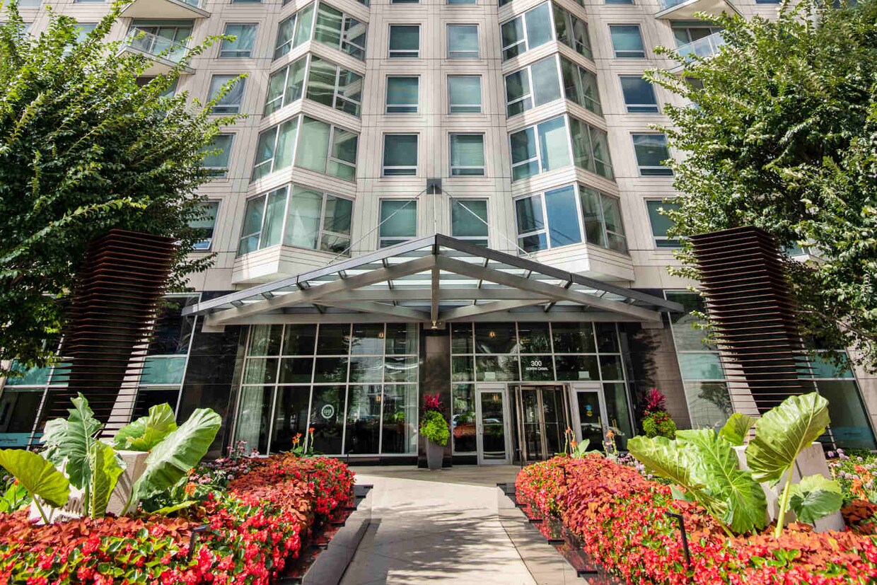 Left Bank Apartments Chicago, IL