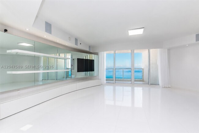 Building Photo - 17201 Collins Ave