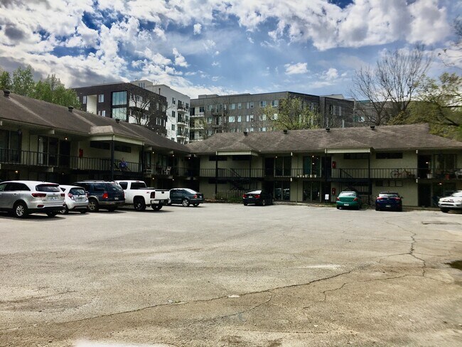 Foto del edificio - 650 W Center St
