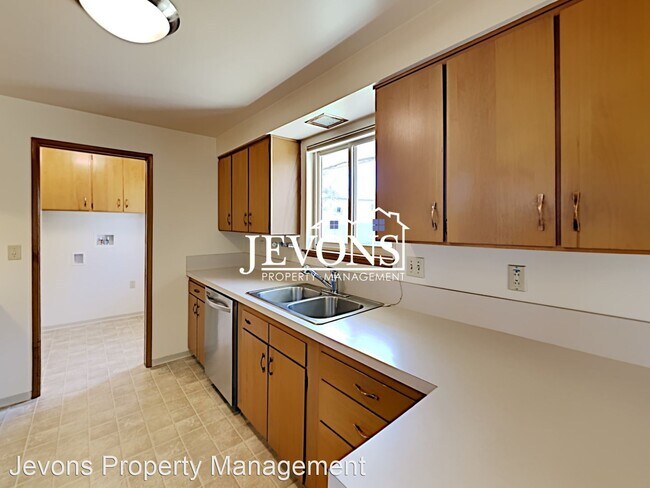 Building Photo - 3 br, 1.5 bath House - 8 N 59th Ave