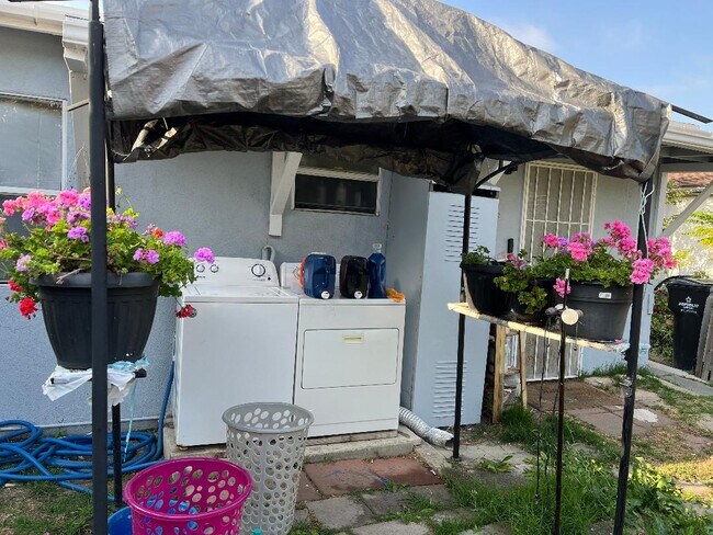 Building Photo - 4716 W 159th St