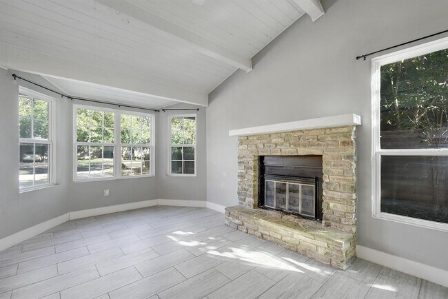 Foto del edificio - 4805 Brighton Rd