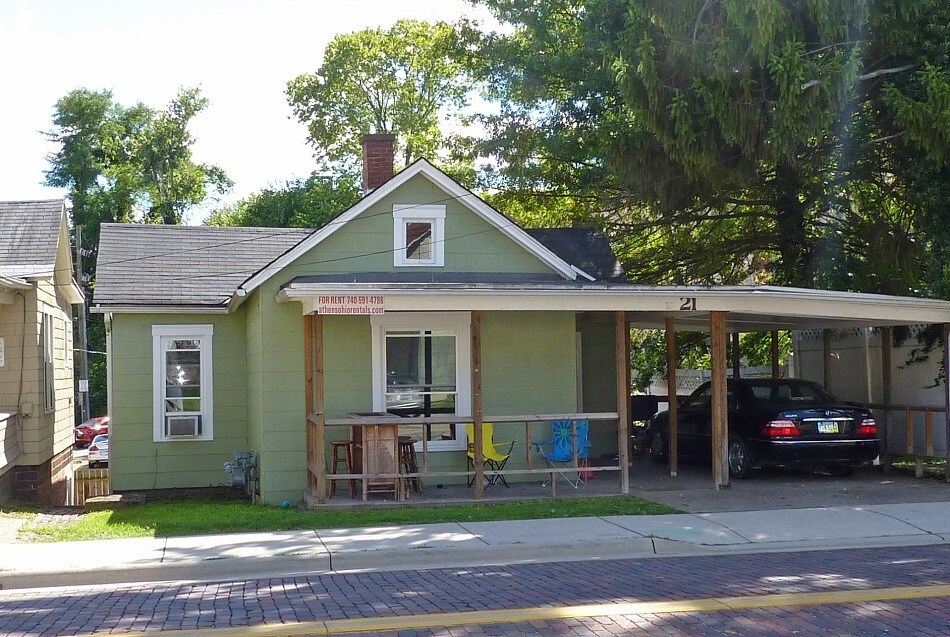 21 W Carpenter St Unit Basement 2BR, Athens, OH 45701 Apartments in