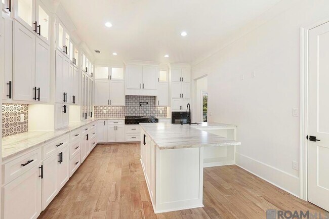 Foto del edificio - 18171 Vis-A-Vis Ave