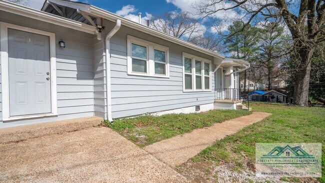 Foto del edificio - 901 Hermitage Dr