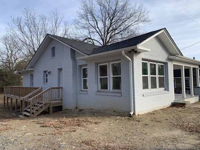 Building Photo - 1020 Concord Ave