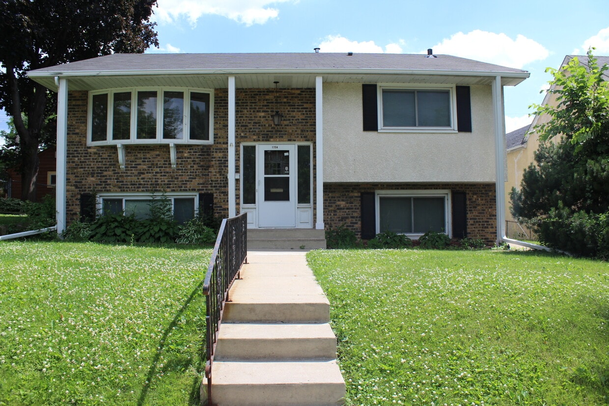 1754 Ford Pky, Saint Paul, MN 55116 House Rental in Saint Paul, MN