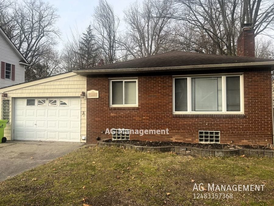 846 Menominee Rd, Pontiac, MI 48341 Townhome Rentals in Pontiac MI