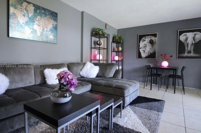 Foto del edificio - 2120 NE 168th St