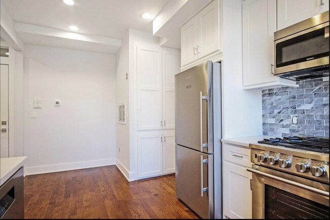 Building Photo - 266 Mamaroneck Ave