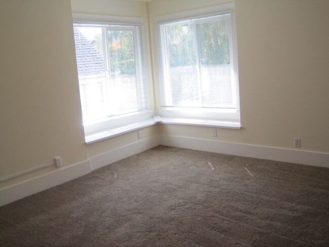 Photo - 4736 18th NE Apt.#C