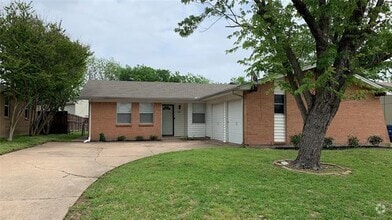 Building Photo - 909 Memorial Dr