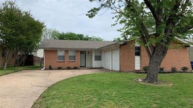 Building Photo - 909 Memorial Dr