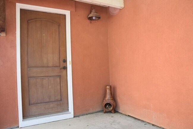 Foto del edificio - 3 bedroom 2 bath near golf course