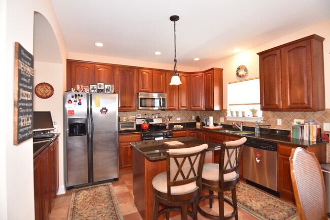Foto del edificio - 120 Lakeshore Dr