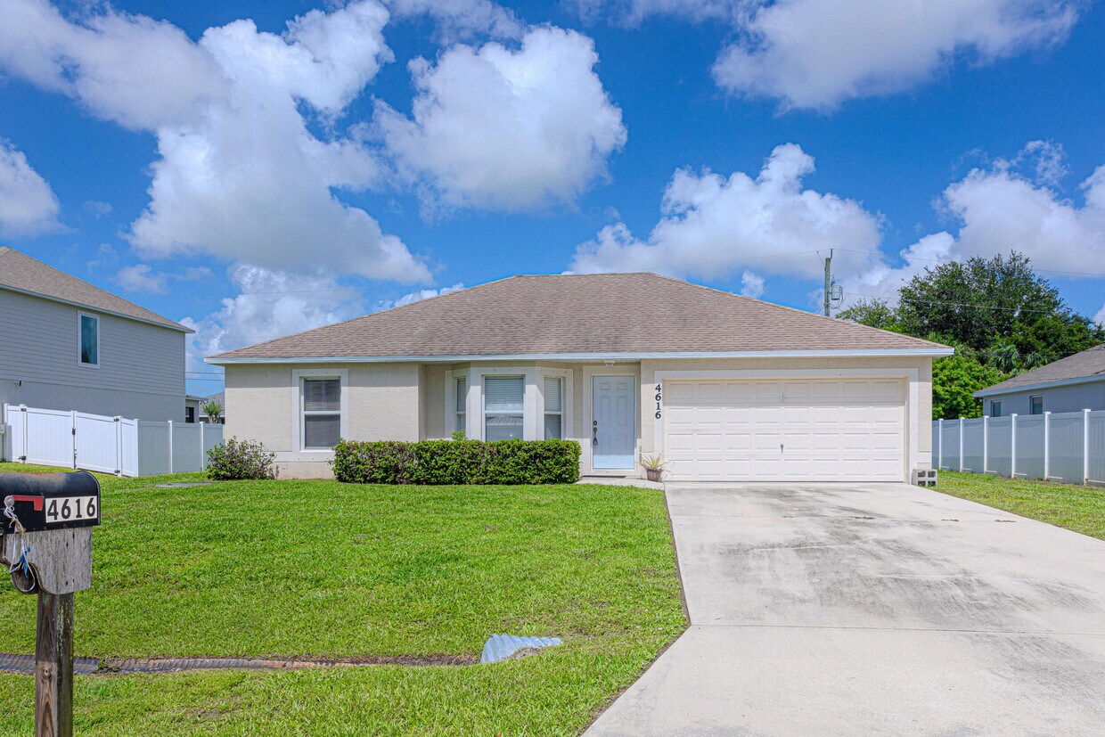 Foto principal - 4616 SW Carib St