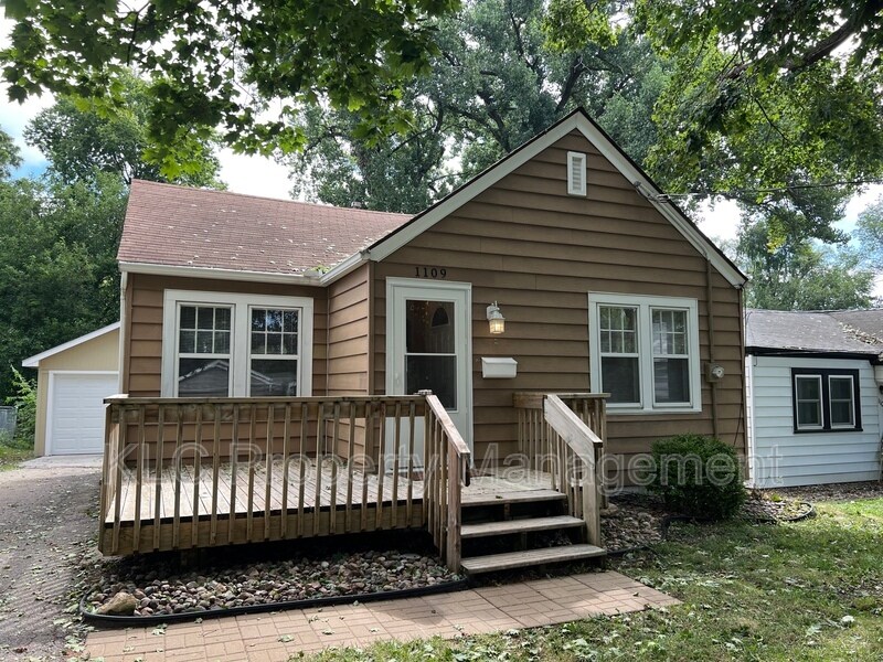 1109 66th St, Windsor Heights, IA 50324 House Rental in Windsor