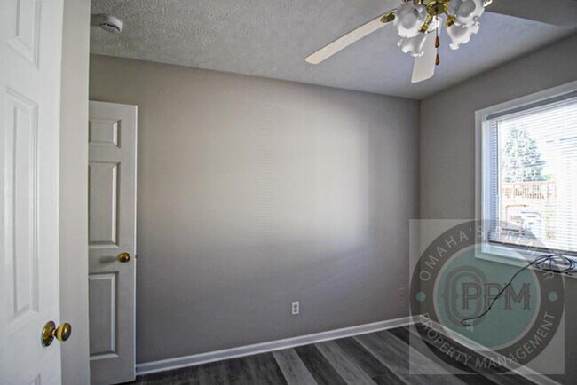 Foto del edificio - 2 Bed 1 Bath Home in Council Bluffs, IA
