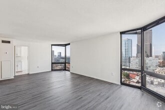 Building Photo - 2020 Walnut St