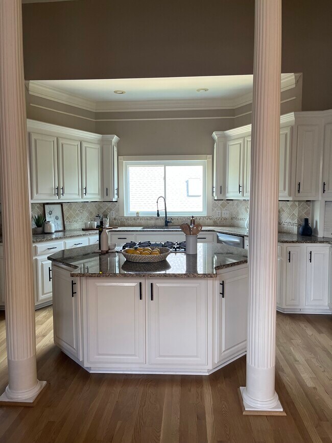 Foto del edificio - 5172 Remington Dr