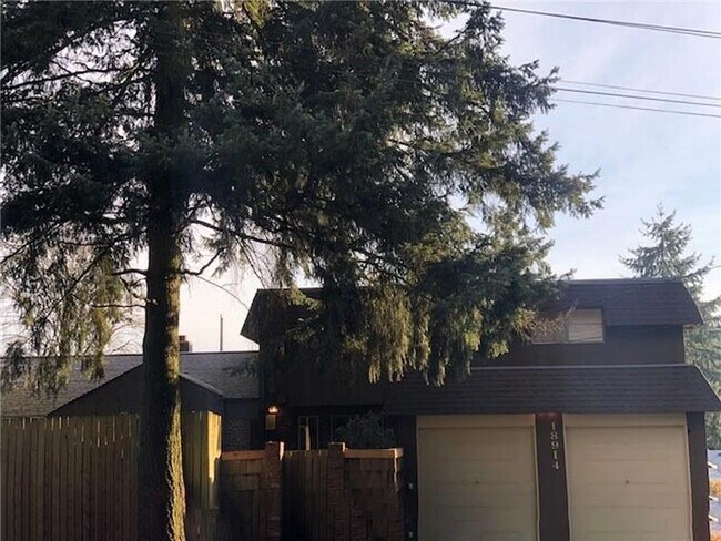 Foto del edificio - 18914 Ballinger Way NE