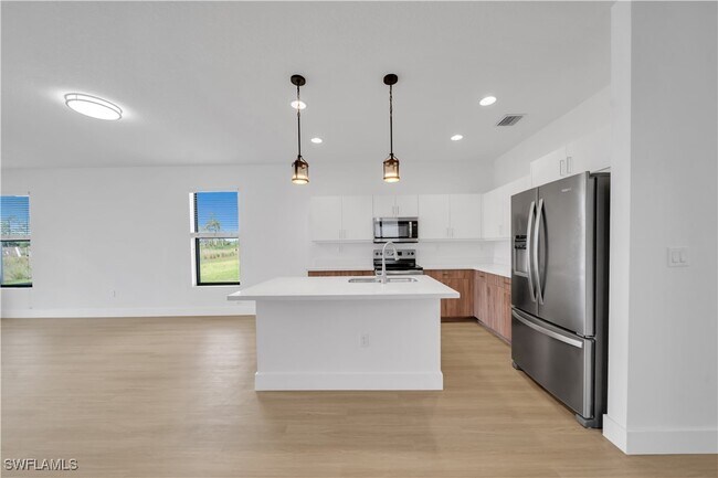 Foto del edificio - 5781 Cassidy Ln