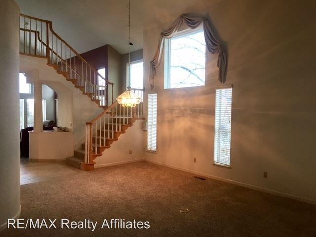 Foto del edificio - 6190 Squires Ln